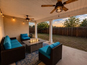 Terrace/patio - 5 Min to beach + walk to zoo • sleeps 12 (Panama City Beach)