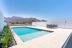 Pool - Well-Appointed 4BR Villa with Private Pool, Sea & Mountain Views, Near to Beach (Fujairah)