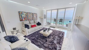 TV - Modern Luxury Silver Beach 1605E 2 BR 2 Ba with discounted beach service for 2 (Destin)