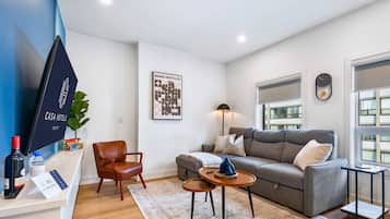 Studio (3 Bedrooms) | Front of property