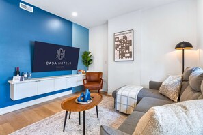 Studio (3 Bedrooms) | Interior - The Mccaul - Cozy Suite DT Close Fifa 2026 (Toronto)