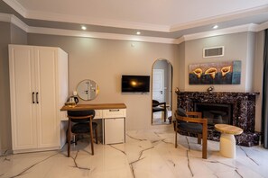 Deluxe Room, Balcony, Garden View | Interior - Rumet Cunda Otel (Ayvalik)
