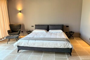 Apartment - Elegant Suite With Shared Pool (Adro)
