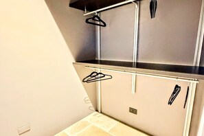 Apartment - Elegant Suite With Shared Pool (Adro)