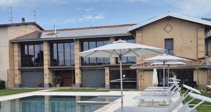 Elegant Suite With Shared Pool