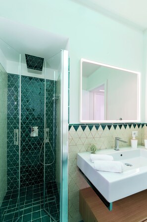 Comfort Apartment, Sea View | Bathroom