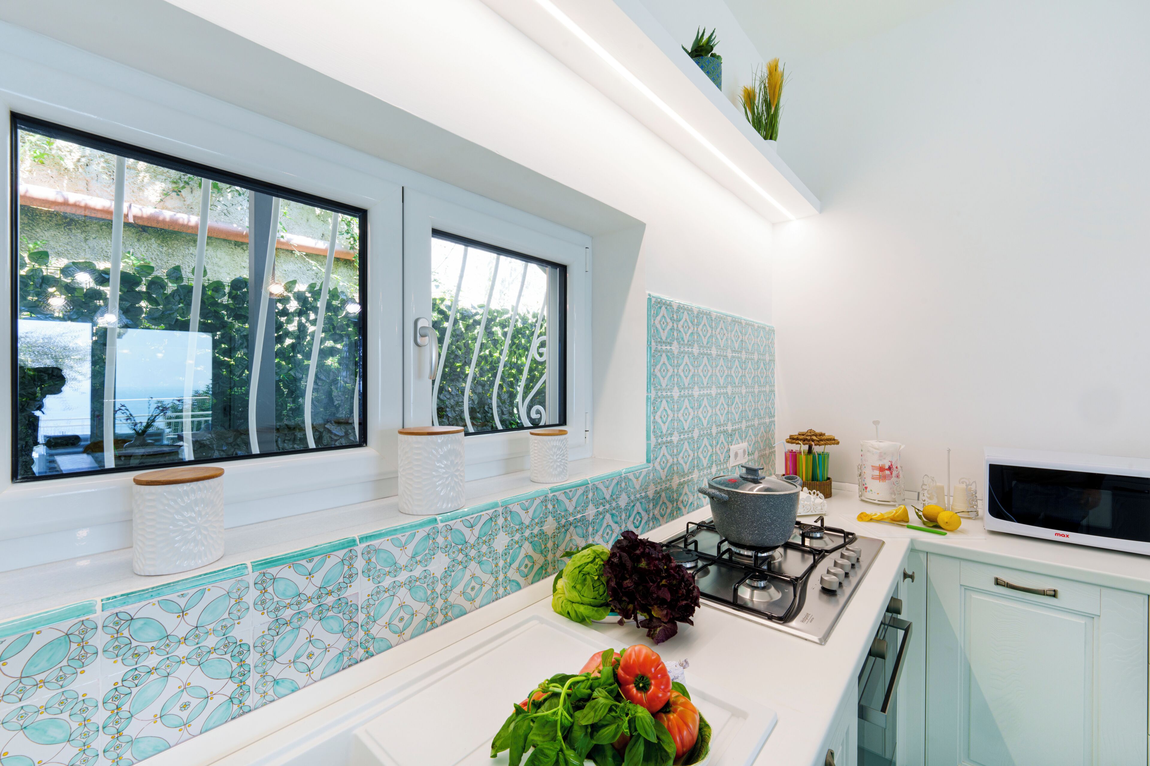Comfort Apartment, Sea View | Private kitchen
