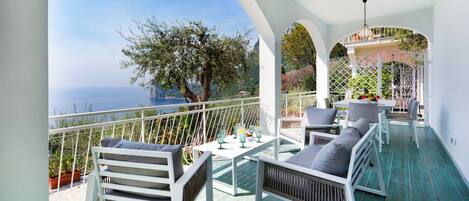 Comfort Apartment, Sea View | Outdoor dining
