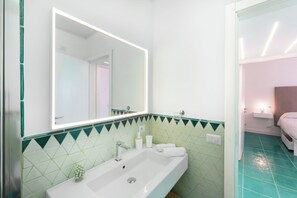 Comfort-Apartment, Meerblick | Badezimmer