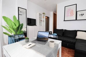 Productivity with views - Marvelluz | Ocean & Mountain Views | Central | Quiet (Málaga)
