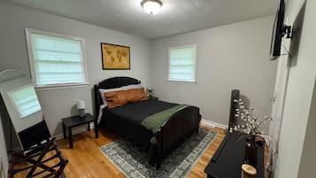 Desk, iron/ironing board, free WiFi, bed sheets