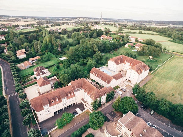Family Stay In La Roche-posay - La Roche-Posay