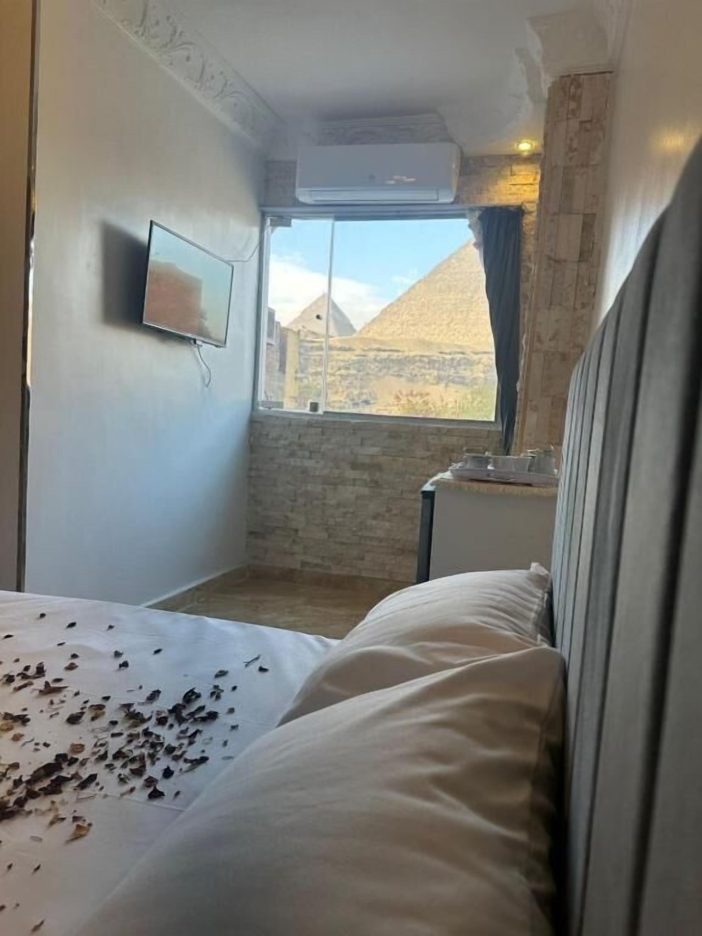 Deluxe Double Room, Mountain View | In-room safe, soundproofing, iron/ironing board