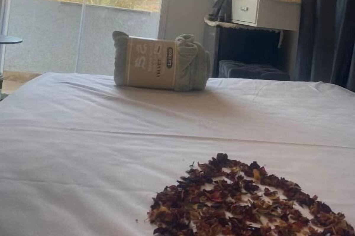 Deluxe Double Room, Mountain View | In-room safe, soundproofing, iron/ironing board