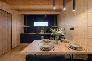 Dining - Comfortable holiday homes, pool, sauna, jacuzzi (Kopan)