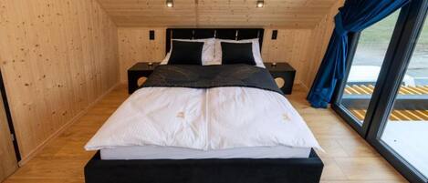 2 habitaciones, cuna de viaje, wifi gratis y ropa de cama
