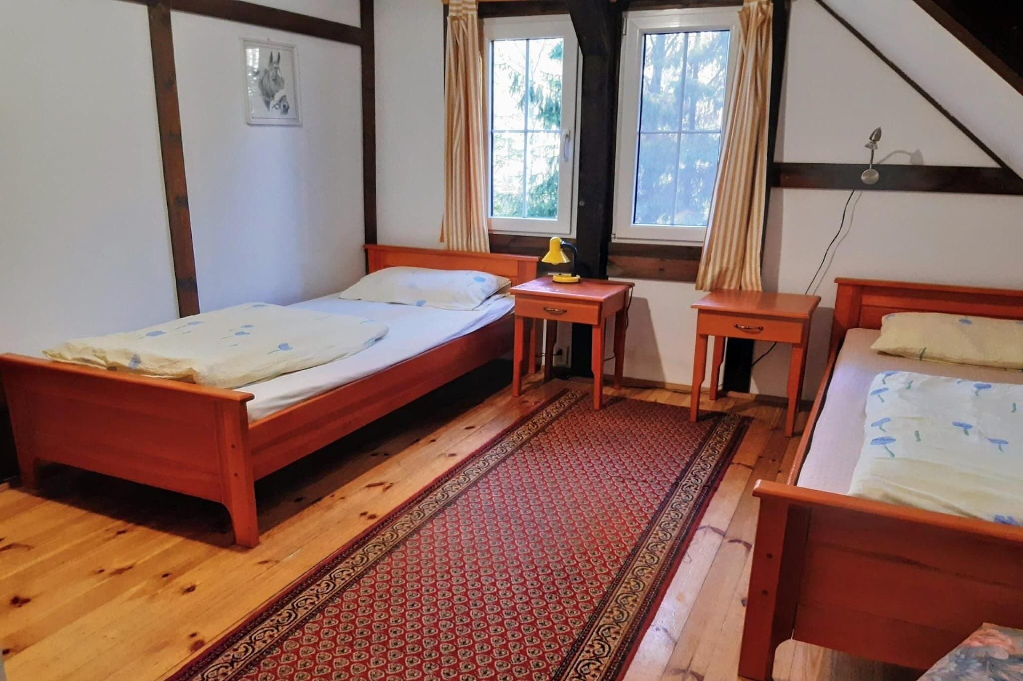 6 bedrooms, iron/ironing board, travel crib, bed sheets
