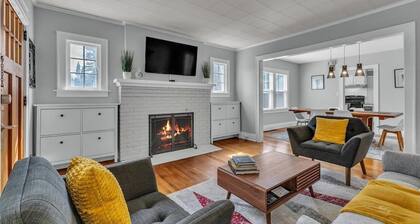 The Vellonia - Ann Arbor Cottage. Cozy 2-bedroom 3 beds at unique place