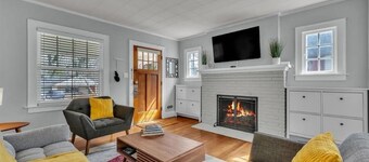 The Vellonia - Ann Arbor Cottage. Cozy 2-bedroom 3 beds at unique place