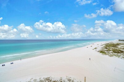 Corner Balcony, Gulf Views | 2 Pools | Pinnacle Port C3-701