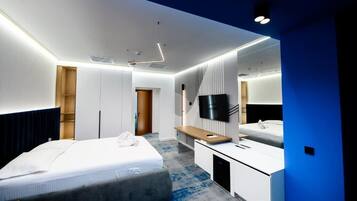 Deluxe tweepersoonskamer, uitzicht op binnenplaats | Lakens van Egyptisch katoen, luxe beddengoed, donzen dekbedden
