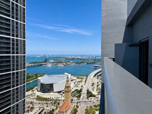 Property grounds - Wellness Studio | Rooftop Pool & Skyline Views (Miami)