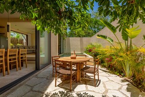 Outdoor dining - Modern Luxe Villa | Pool | Concierge Service (Tulum)