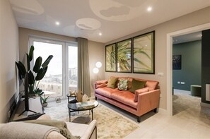 Living area - Modern 2-Bed Apartment in Edinburgh City Centre (Edinburgh)