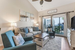 Smart TV - Little Lagoon + Beach Access | Pool + Fishing Dock | The Landing 102 (Gulf Shores)