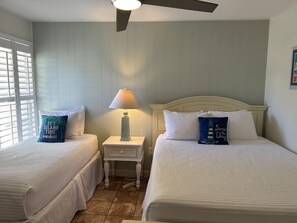 Iron/ironing board, free WiFi, bed sheets - Pool & Beach access at Cozy Siesta Key Condo! (Siesta Key)