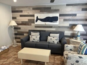TV - Pool & Beach access at Cozy Siesta Key Condo! (Siesta Key)