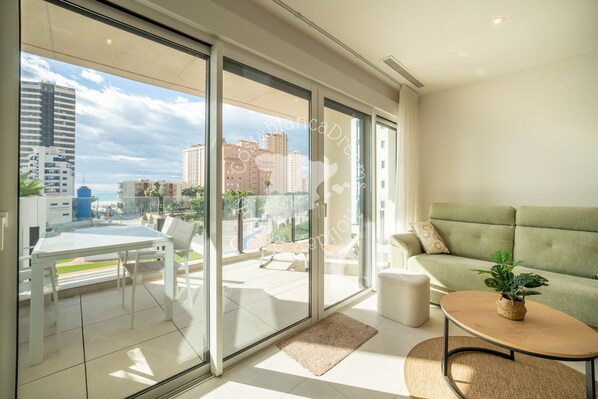 TV - CostaBlancaDreams - Silver Tower 3A in Calpe (Calpe / Calp)