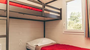 Hus | 2 sovrum, unika möbler och sängkläder