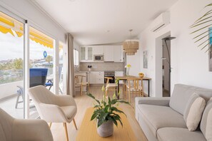 45-inch flat-screen TV with digital channels - Sunsuites Collection - Las Flores (San Bartolome de Tirajana)