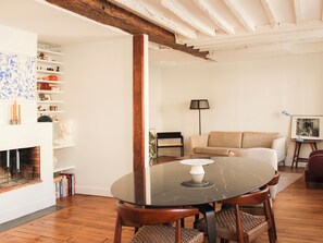 Interior - Charming apartment, Jourdain Village (Paris)