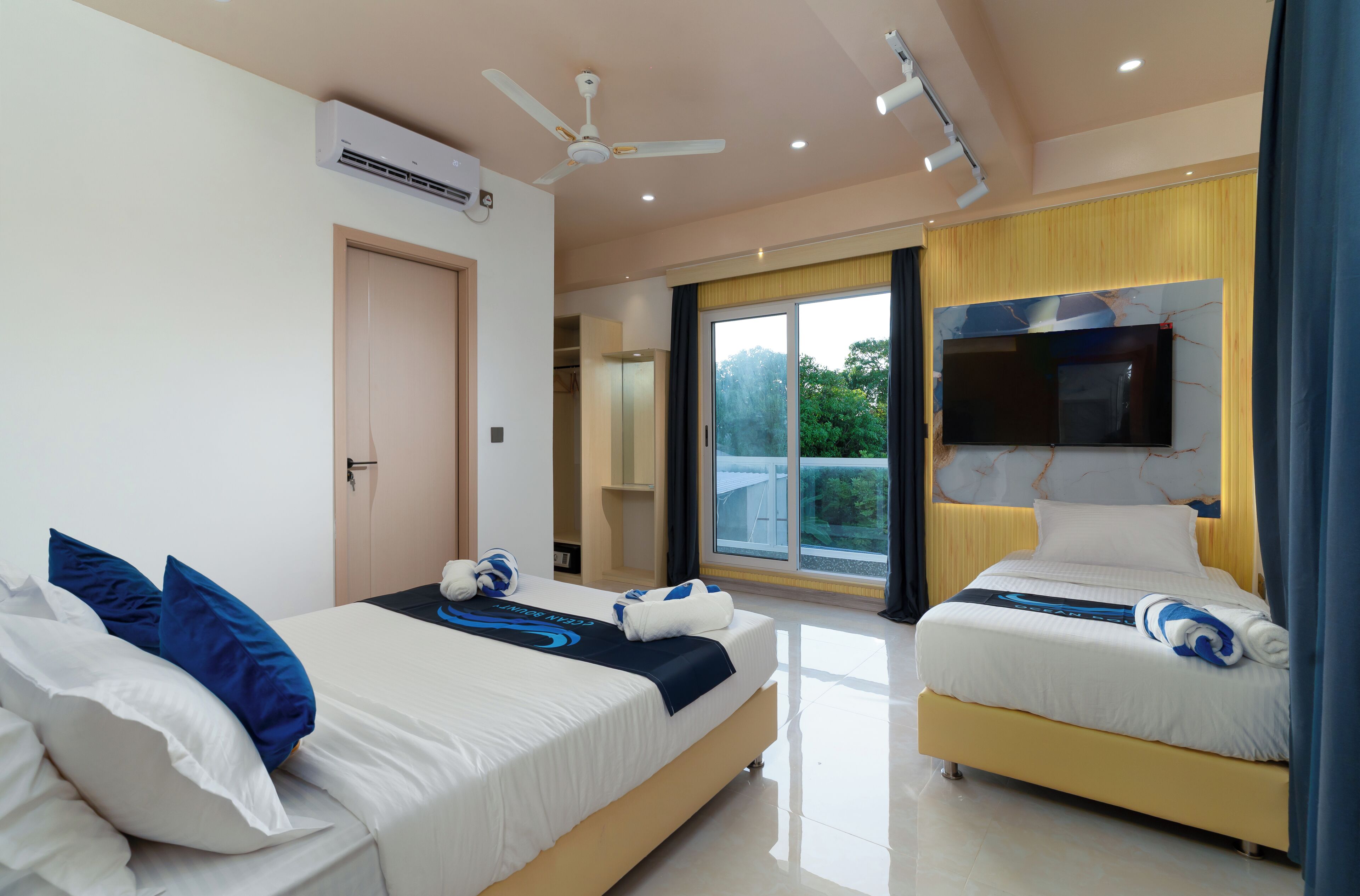 Family Triple Room, Balcony, Sea View