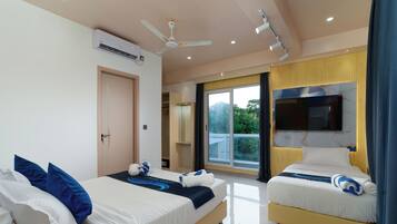 Family Triple Room, Balcony, Sea View