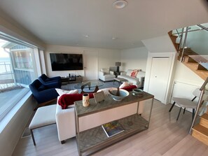 Smart TV - Lake House, Amazing View, Graduation Memories (Ithaca)