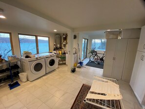 Interior - Lake House, Amazing View, Graduation Memories (Ithaca)