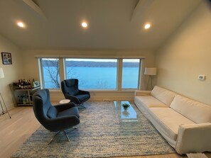 Smart TV - Lake House, Amazing View, Graduation Memories (Ithaca)