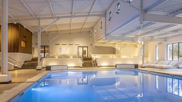 Apartment | Pool | Outdoor pool, a heated pool