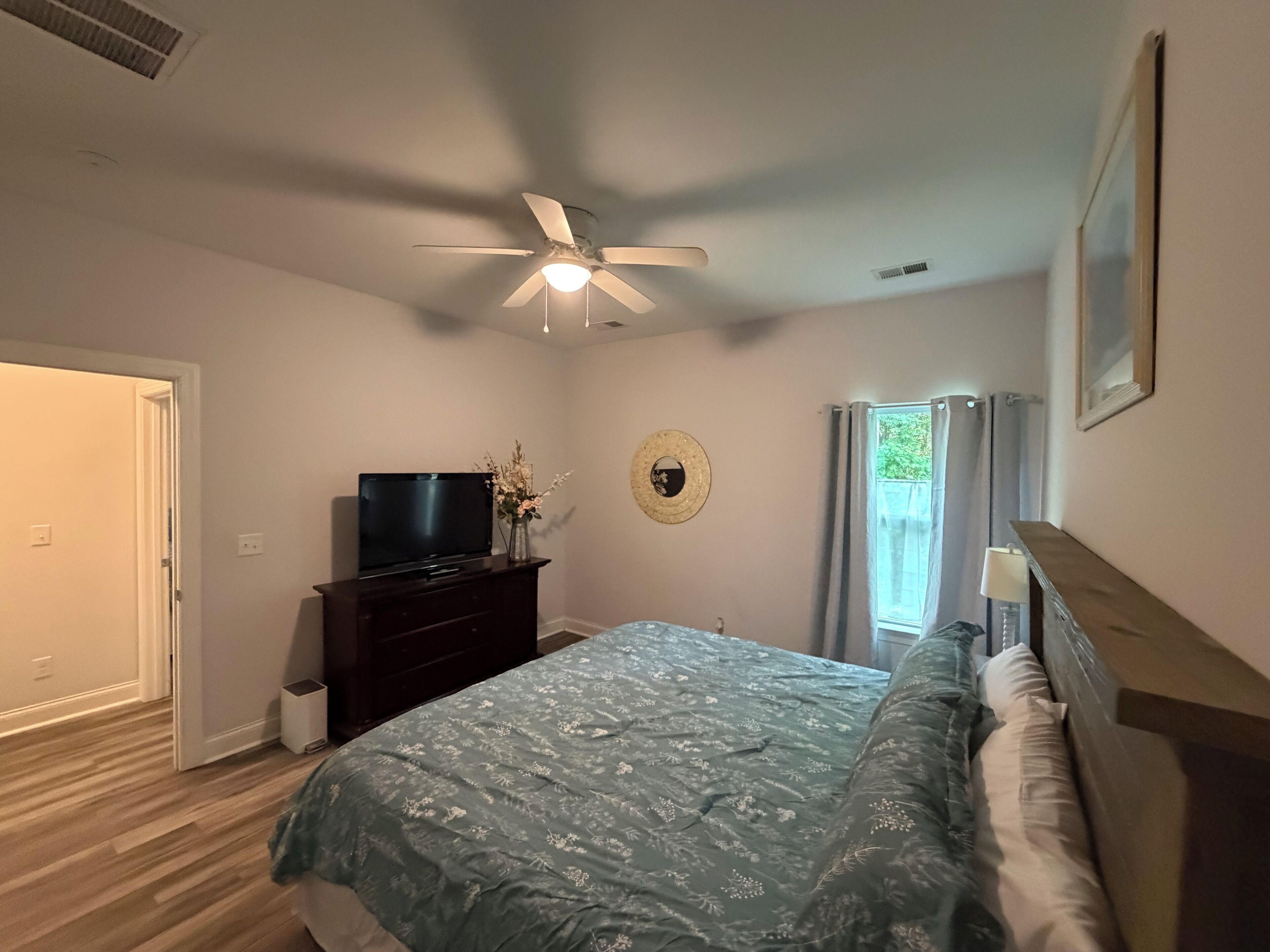 2 habitaciones, tabla de planchar con plancha y wifi gratis 