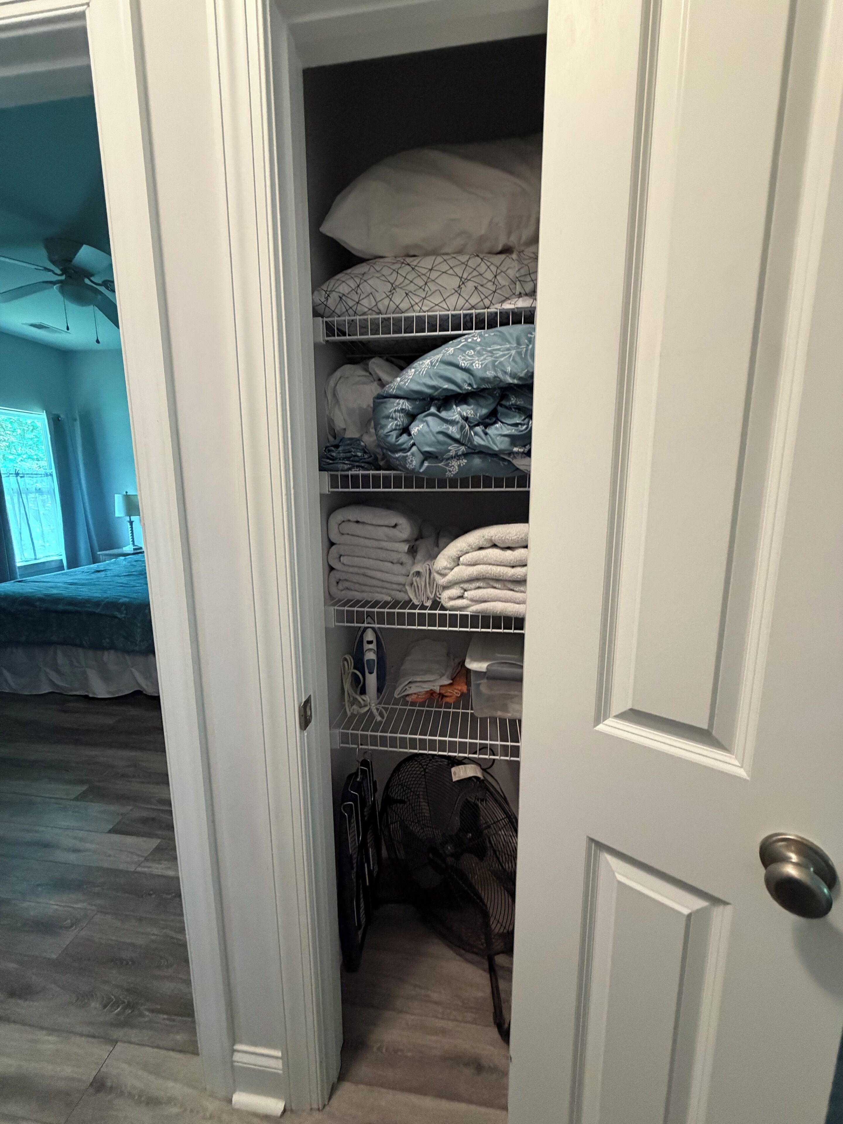 2 bedrooms, iron/ironing board, free WiFi, bed sheets