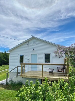 Exterior - Cozy 2-bedroom cabin in peaceful New Chelsea, perfect for relaxing getaway! (Winterton)