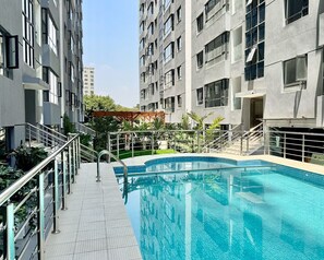 Pool - Nairobi City Views Elegant 1 bedroom Apartment with Gym & Swimming Pool (Nairobi)