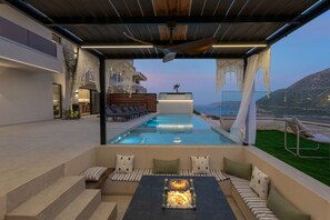 Pool - Azur BlueSky luxury villa , great views near the beach (Bali)