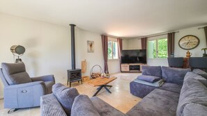 Smart TV, fireplace, ping pong - A little corner of Paradise! (Saint-André-de-Roquepertuis)