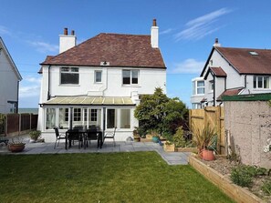 Exterior - Seafront Family home with Ground floor bedroom (Rhos on Sea)