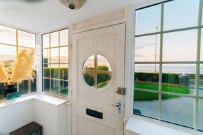 Interior - Seafront Family home with Ground floor bedroom (Rhos on Sea)