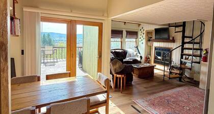 1BR Cabin Plus Loft For 2 Great Views Over Nature Preserve